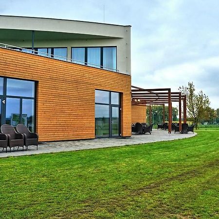 Hotel Golf Jezera Ostrožská Nová Ves المظهر الخارجي الصورة